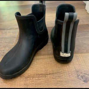 Totes Cirrus™ Women’s Chelsea Ankle Rain Boots - Black
